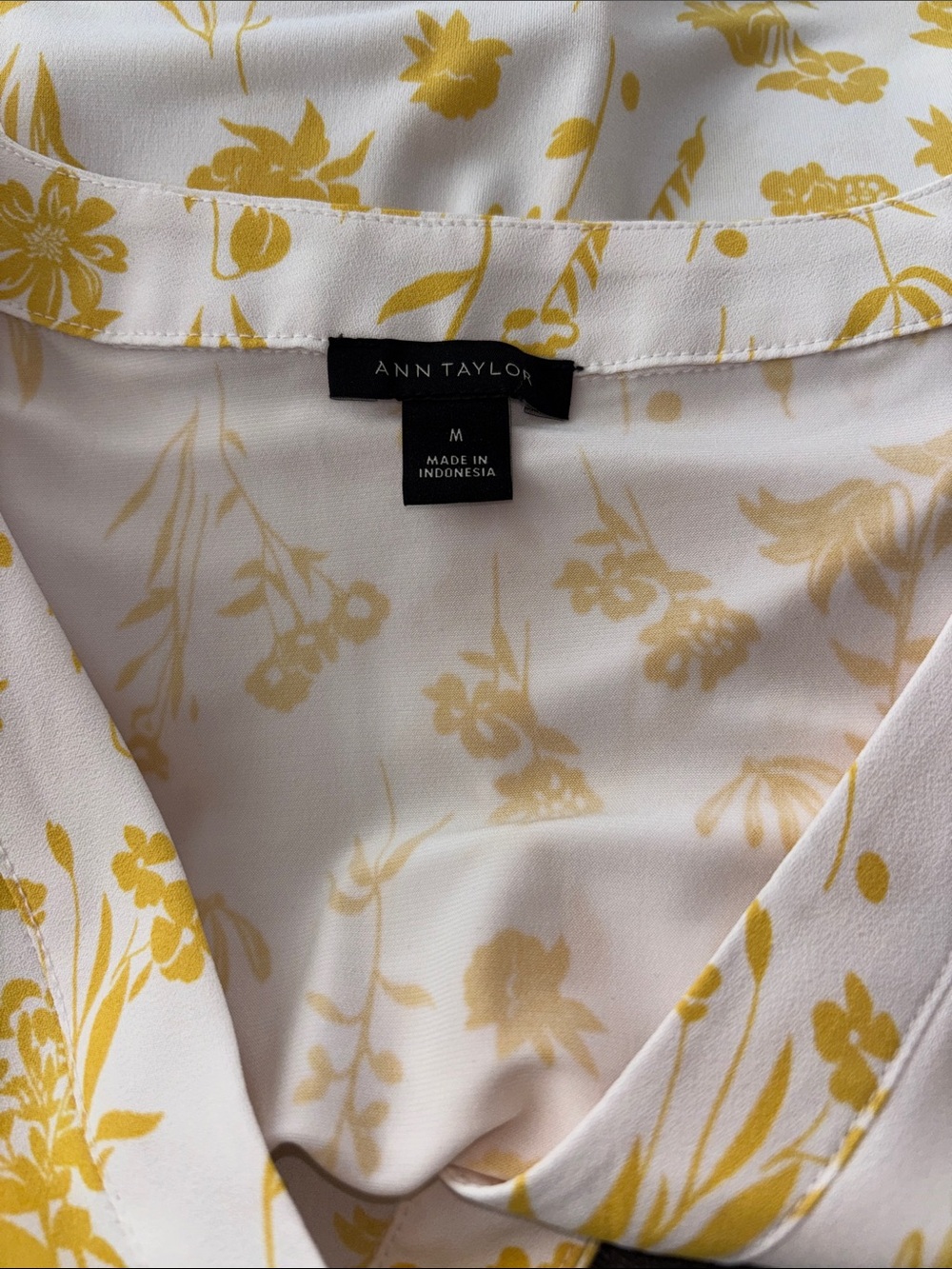 Ann Taylor Shell - Picture 3 of 4